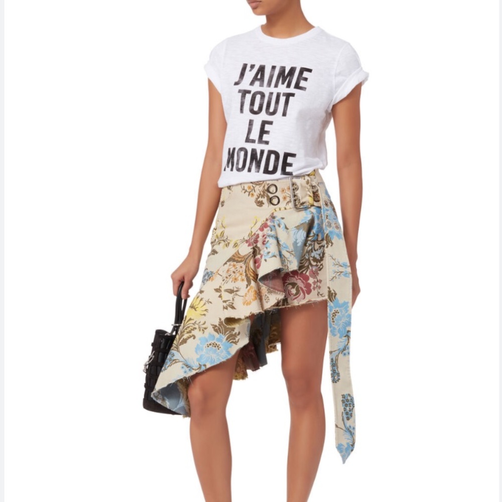 Cinq á Sept J'aime Tout Le Monde T-Shirt